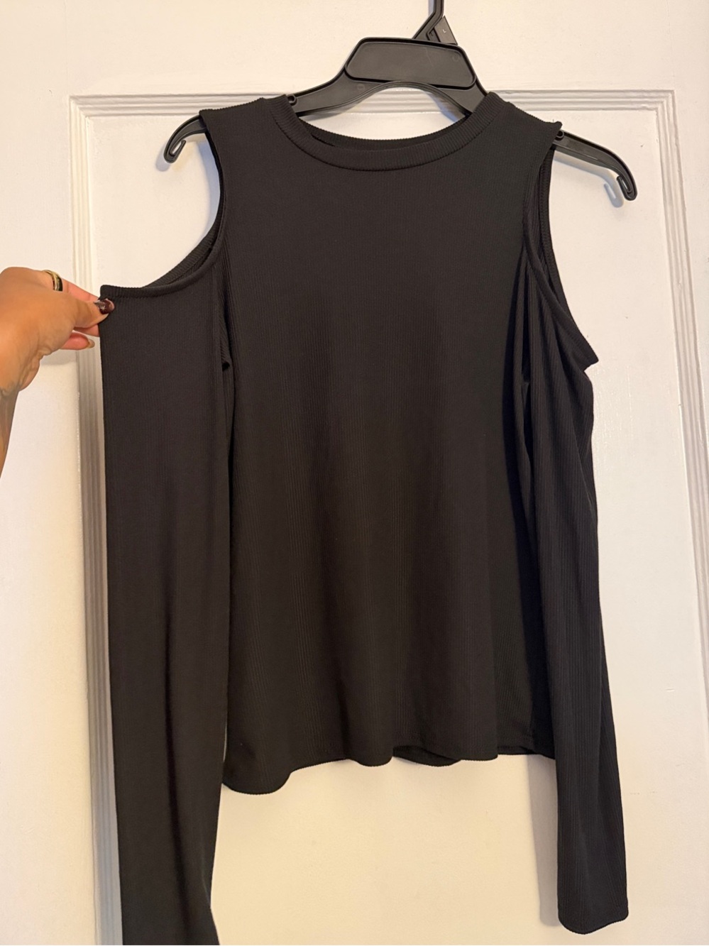 JustPolly New York Cold-Shoulder Ribbed Top
